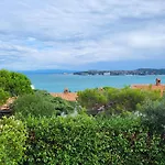 Holiday home Casa Monterosso - Great Sea View, Free Parking, Large Terrace, Near The Sea Crveni Vrh